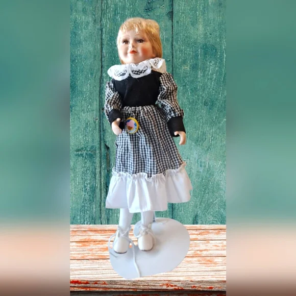 China Doll - Picture 1 of 2